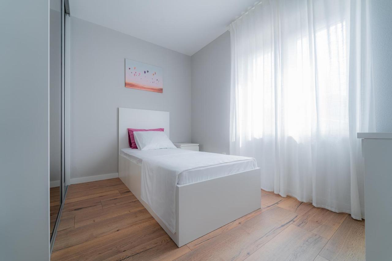 Luxury Apartment Laluna Kamen Bagian luar foto