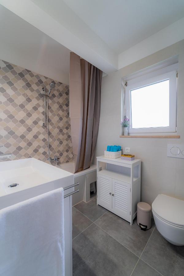 Luxury Apartment Laluna Kamen Bagian luar foto