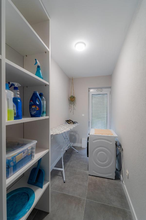 Luxury Apartment Laluna Kamen Bagian luar foto